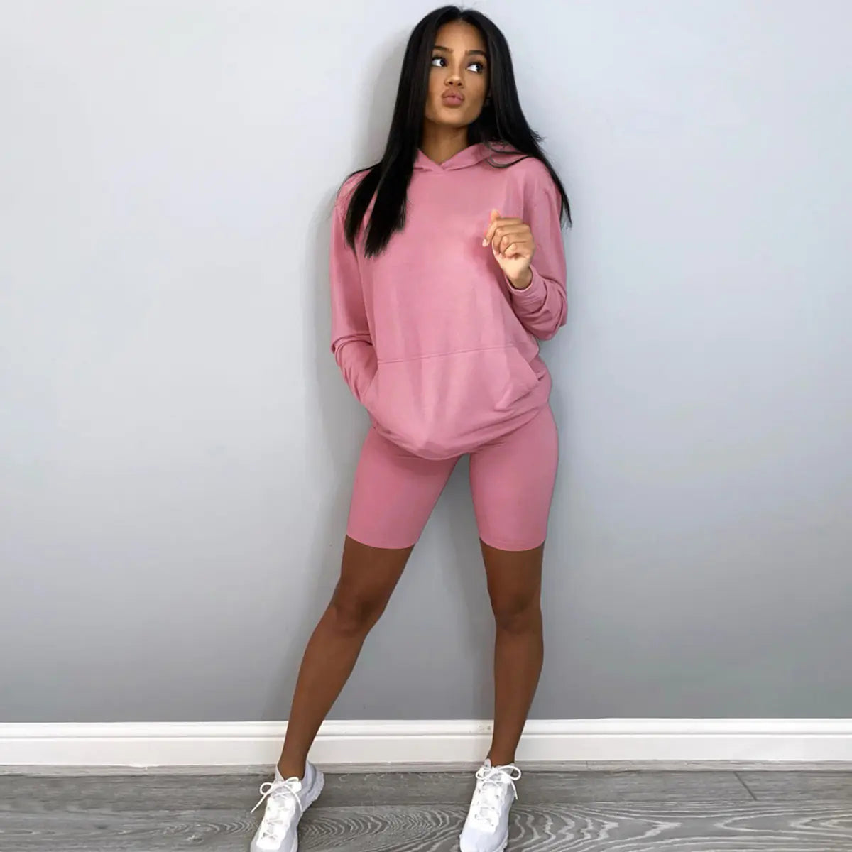 Fashionable Loose-Fit Women's Hoodie and Shorts Set